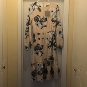 Junees NWT Floral Midi Dress